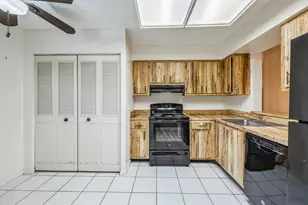 7210 Lake Cir Dr, Margate, FL 33063 - Photo 12