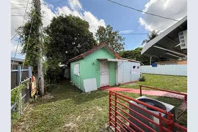 2377 NW 84th Street, Miami, FL 33147 - Photo 10