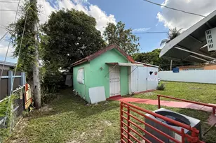 2377 NW 84th St, Miami, FL 33147 - Photo 10