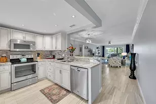 3203 Portofino Point, Pompano Beach, FL 33066 - Photo 2