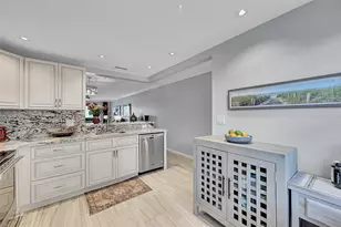 3203 Portofino Point, Pompano Beach, FL 33066 - Photo 14