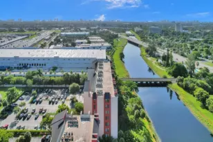 2200 S Cypress Bend Dr, Pompano Beach, FL 33069 - Photo 4