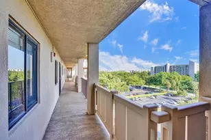 2200 S Cypress Bend Dr, Pompano Beach, FL 33069 - Photo 18