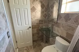 1301 N 12th Ct, Hollywood, FL 33019 - Photo 10