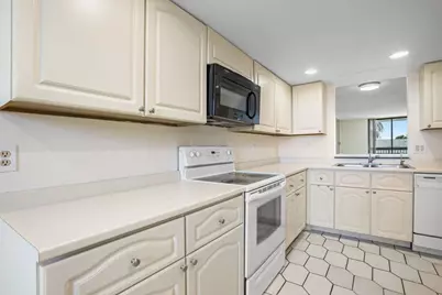 2707 NE 14th St Causeway #305, Pompano Beach, FL 33062 - Photo 8