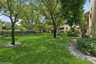 3901 Cocoplum Circle Circle, Coconut Creek, FL 33063 - Photo 24