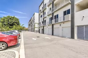 1044 NE 18th Ave, Fort Lauderdale, FL 33309 - Photo 24