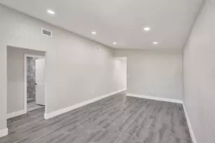 2614 W 65th St, Hialeah, FL 33016 - Photo 14