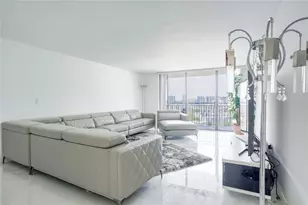 210 174 Street Unit, North Miami Beach, FL 33160 - Photo 4