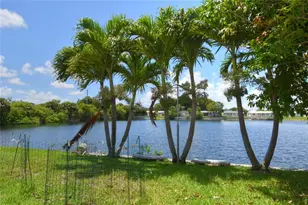 2412 NW 52nd St, Tamarac, FL 33309 - Photo 4