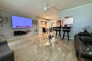 355 Oakridge T, Deerfield Beach, FL 33442 - Photo 2