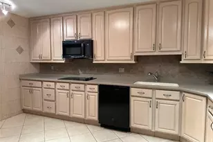 2500 Parkview Dr, Hallandale Beach, FL 33009 - Photo 14