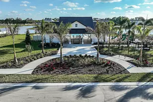 924 SE Seasons Ln, Port Saint Lucie, FL 34984 - Photo 32