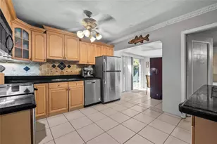 2481 NE 15th Ave, Pompano Beach, FL 33064 - Photo 8