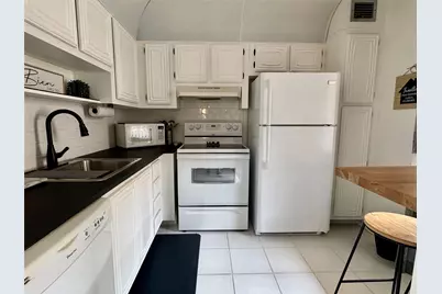 2811 Somerset Drive #206, Lauderdale Lakes, FL 33311 - Photo 10