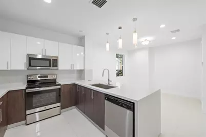 324 SW 14th Court #324, Fort Lauderdale, FL 33315 - Photo 4