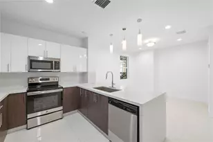 324 SW 14th Ct, Fort Lauderdale, FL 33315 - Photo 4