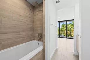 722 NE 15th Ave, Fort Lauderdale, FL 33304 - Photo 18