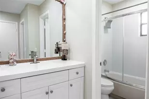 9870 Pecan Tree Dr, Boynton Beach, FL 33436 - Photo 14