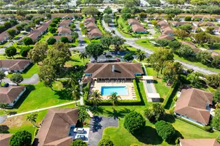 9870 Pecan Tree Dr, Boynton Beach, FL 33436 - Photo 4