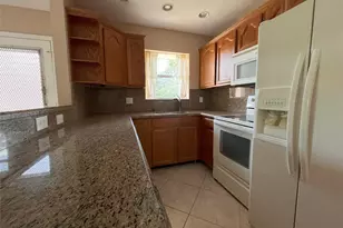 212 Oxford 400, West Palm Beach, FL 33417 - Photo 14