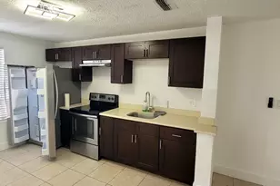 8053 SW 21st Ct, Miramar, FL 33025 - Photo 6