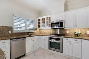 320 NE 7th Ave, Fort Lauderdale, FL 33301 - Photo 4