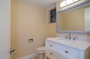 1100 Colony Point Cir, Pembroke Pines, FL 33026 - Photo 8