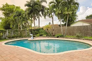 9091 NW 11th Ct, Plantation, FL 33322 - Photo 4