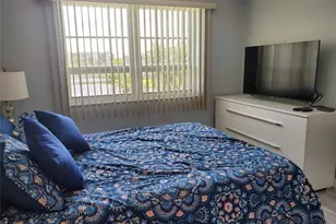 2220 N Cypress Bend Dr, Pompano Beach, FL 33069 - Photo 6