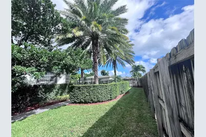 1425 S 25th Avenue, Hollywood, FL 33020 - Photo 4