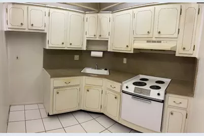 5203 NE 24 Terrace #B204, Fort Lauderdale, FL 33308 - Photo 4