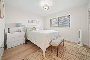 2240 N Cypress Bend Dr, Pompano Beach, FL 33069 - Photo 16