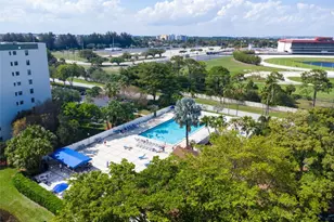 2240 N Cypress Bend Dr, Pompano Beach, FL 33069 - Photo 24