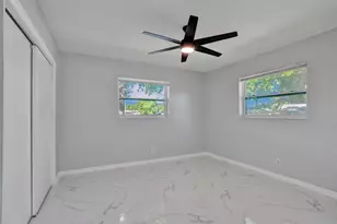 260 NE 41st St, Oakland Park, FL 33334 - Photo 24