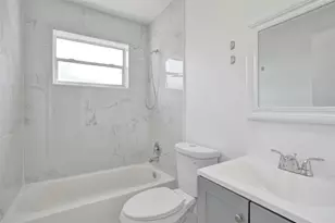 260 NE 41st St, Oakland Park, FL 33334 - Photo 16