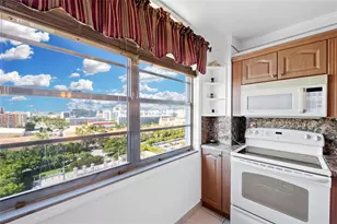 2801 NE 183rd St, Aventura, FL 33160 - Photo 20