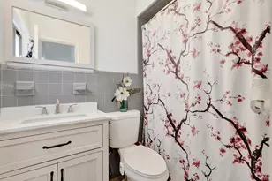 1070 NW 149th St, Miami, FL 33168 - Photo 2