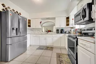 1070 NW 149th St, Miami, FL 33168 - Photo 10