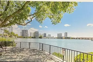 2750 NE 183rd St, Aventura, FL 33160 - Photo 10