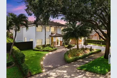 8340 NW 167th Terrace, Hialeah, FL 33016 - Photo 2