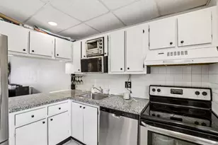 7897 Golf Cir Dr, Margate, FL 33063 - Photo 16