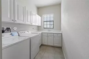 9811 Lakeview Ln, Parkland, FL 33076 - Photo 16