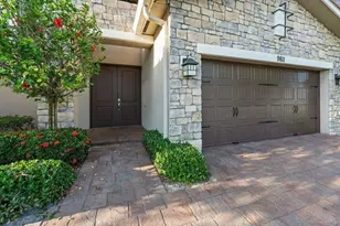 9811 Lakeview Ln, Parkland, FL 33076 - Photo 6