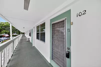 102 Newport F #102, Deerfield Beach, FL 33442 - Photo 2