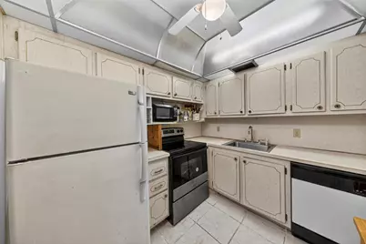 102 Newport F #102, Deerfield Beach, FL 33442 - Photo 12