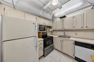 102 Newport F Unit, Deerfield Beach, FL 33442 - Photo 12