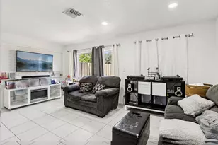 5843 Woodlands Blvd, Tamarac, FL 33319 - Photo 4