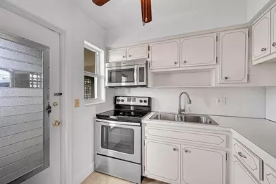 2111 NE 42nd Court #201w, Pompano Beach, FL 33064 - Photo 2