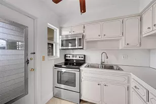 2111 NE 42nd Ct, Pompano Beach, FL 33064 - Photo 2